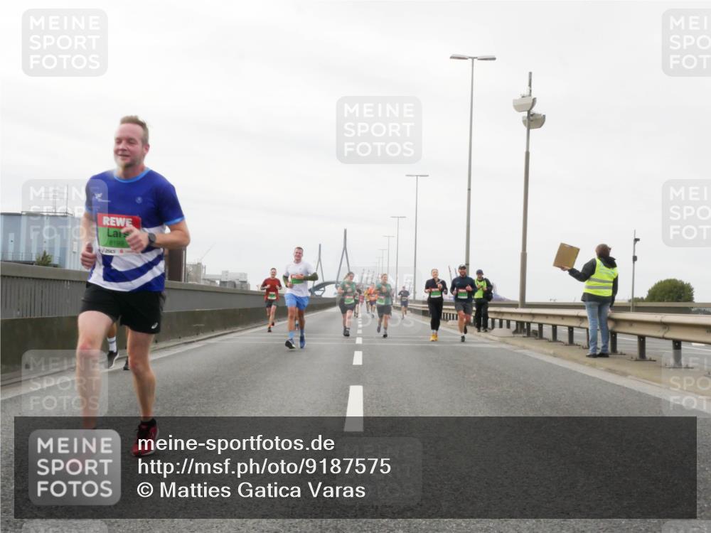 03.10.2025 - Köhlbrandbrückenlauf Matties Gatica Varas http://msf.ph/oto/9187575 03.10.2025 15:50:52 Position 3 8199 meine-sportfotos.de