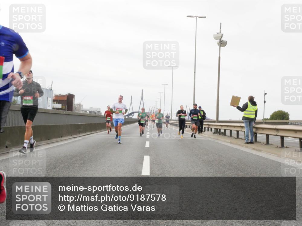 03.10.2025 - Köhlbrandbrückenlauf Matties Gatica Varas http://msf.ph/oto/9187578 03.10.2025 15:50:52 Position 3  meine-sportfotos.de