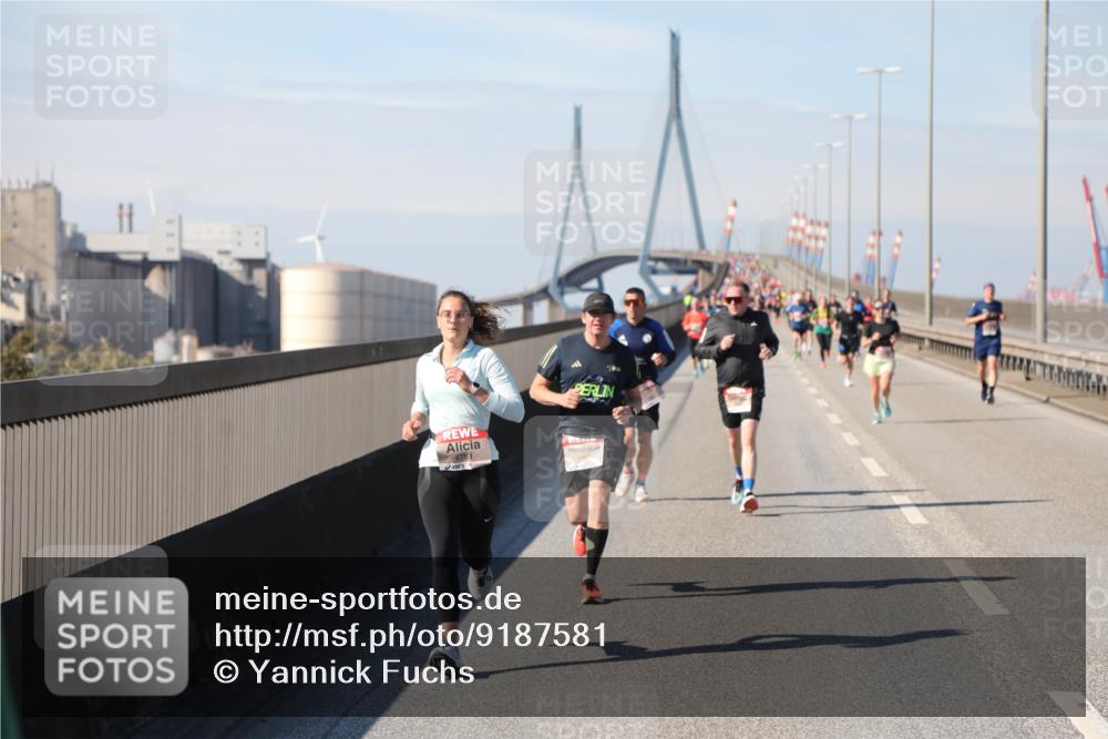 03.10.2025 - Köhlbrandbrückenlauf Yannick Fuchs http://msf.ph/oto/9187581 03.10.2025 11:46:10 Position 3 6461 meine-sportfotos.de