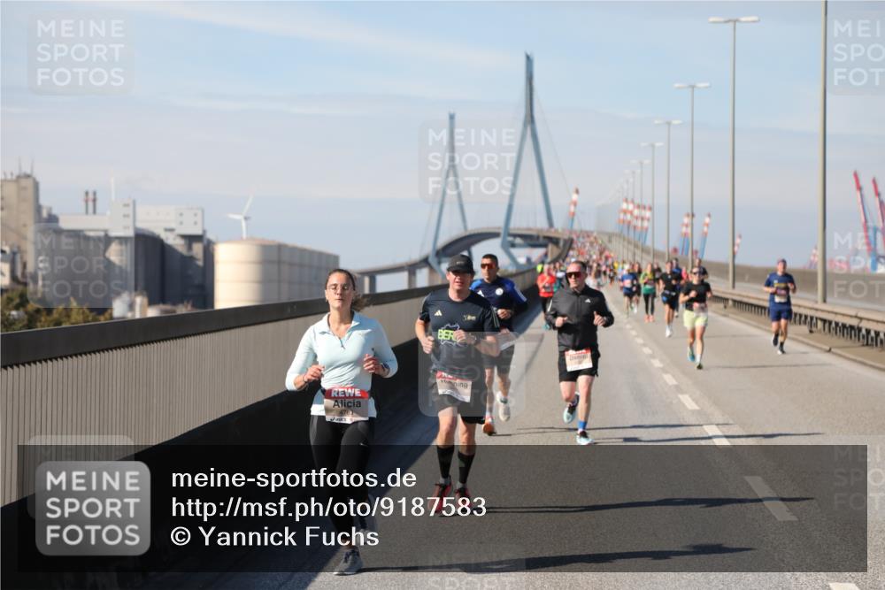 03.10.2025 - Köhlbrandbrückenlauf Yannick Fuchs http://msf.ph/oto/9187583 03.10.2025 11:46:10 Position 3  meine-sportfotos.de