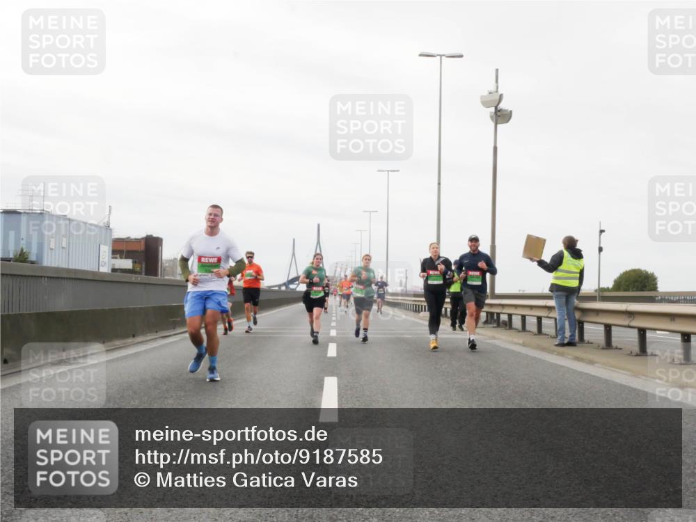 03.10.2025 - Köhlbrandbrückenlauf Matties Gatica Varas http://msf.ph/oto/9187585 03.10.2025 15:50:54 Position 3  meine-sportfotos.de