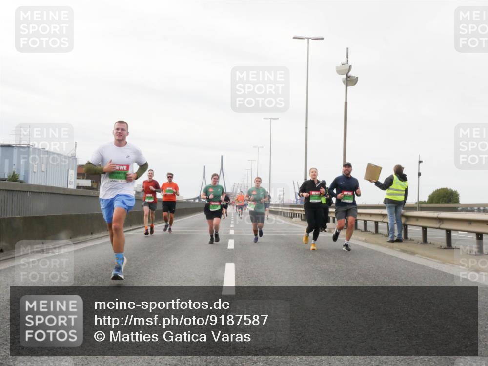 03.10.2025 - Köhlbrandbrückenlauf Matties Gatica Varas http://msf.ph/oto/9187587 03.10.2025 15:50:54 Position 3 9102 meine-sportfotos.de