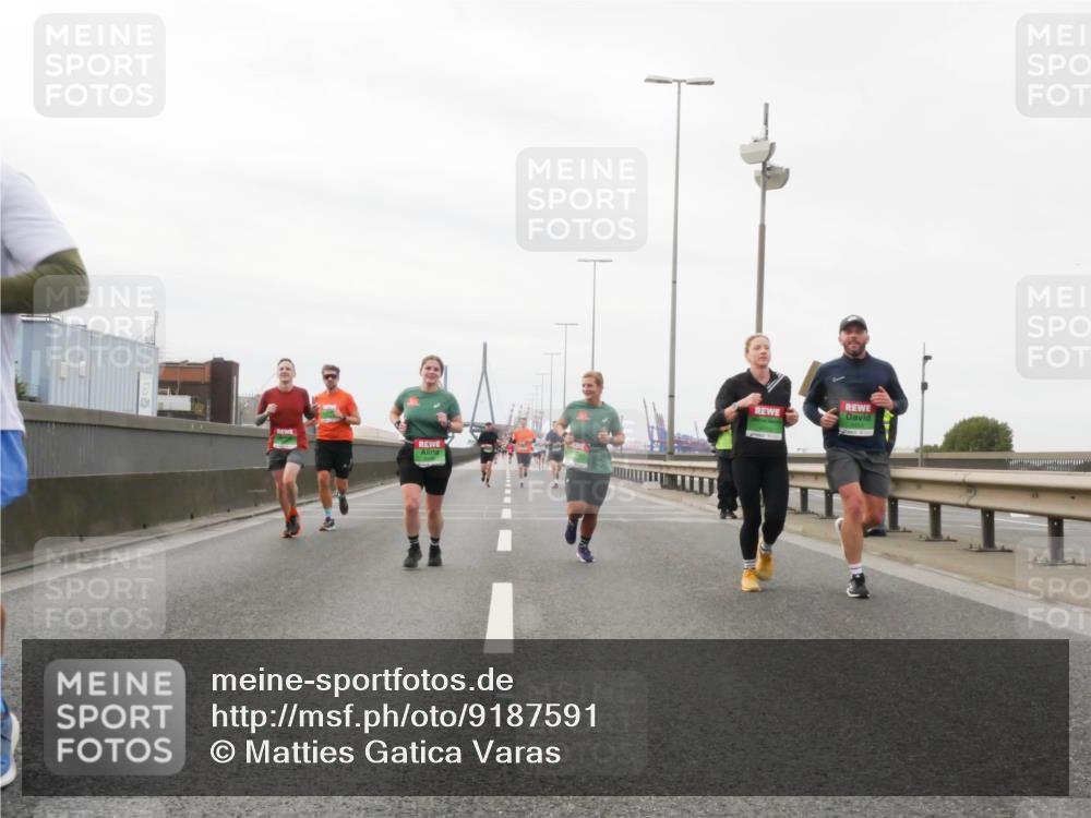 03.10.2025 - Köhlbrandbrückenlauf Matties Gatica Varas http://msf.ph/oto/9187591 03.10.2025 15:50:55 Position 3  meine-sportfotos.de