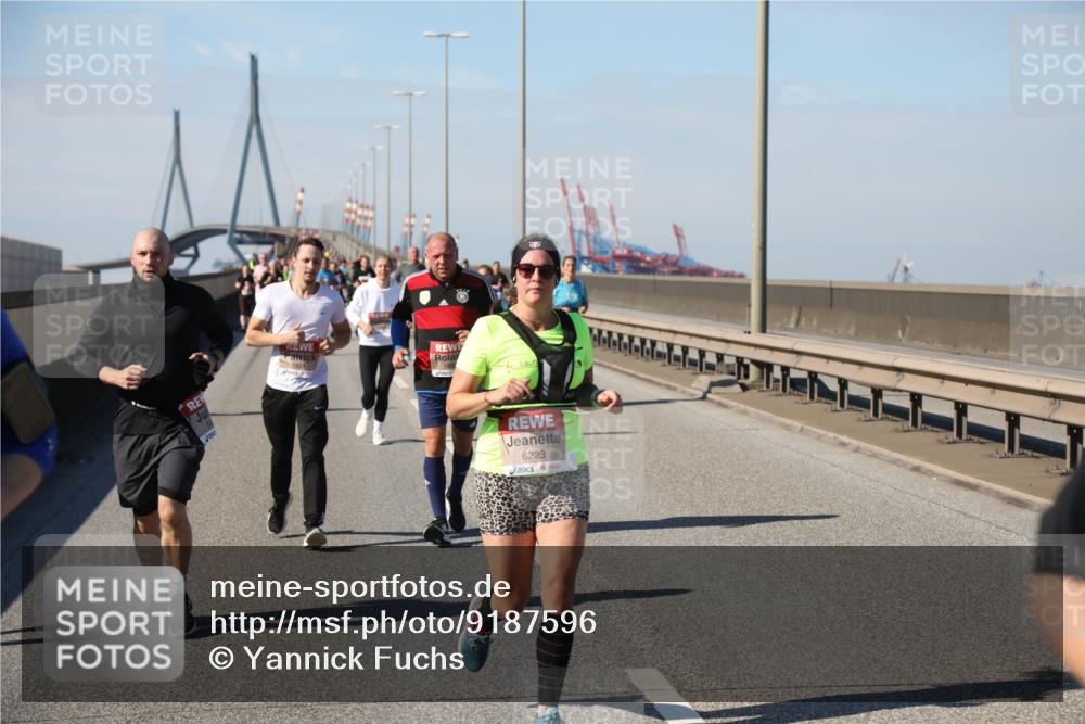 03.10.2025 - Köhlbrandbrückenlauf Yannick Fuchs http://msf.ph/oto/9187596 03.10.2025 12:06:52 Position 3 5891, 6223 meine-sportfotos.de