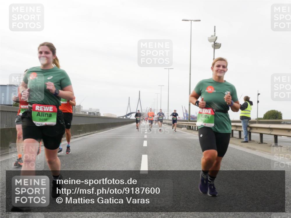 03.10.2025 - Köhlbrandbrückenlauf Matties Gatica Varas http://msf.ph/oto/9187600 03.10.2025 15:50:57 Position 3 9456, 9457 meine-sportfotos.de