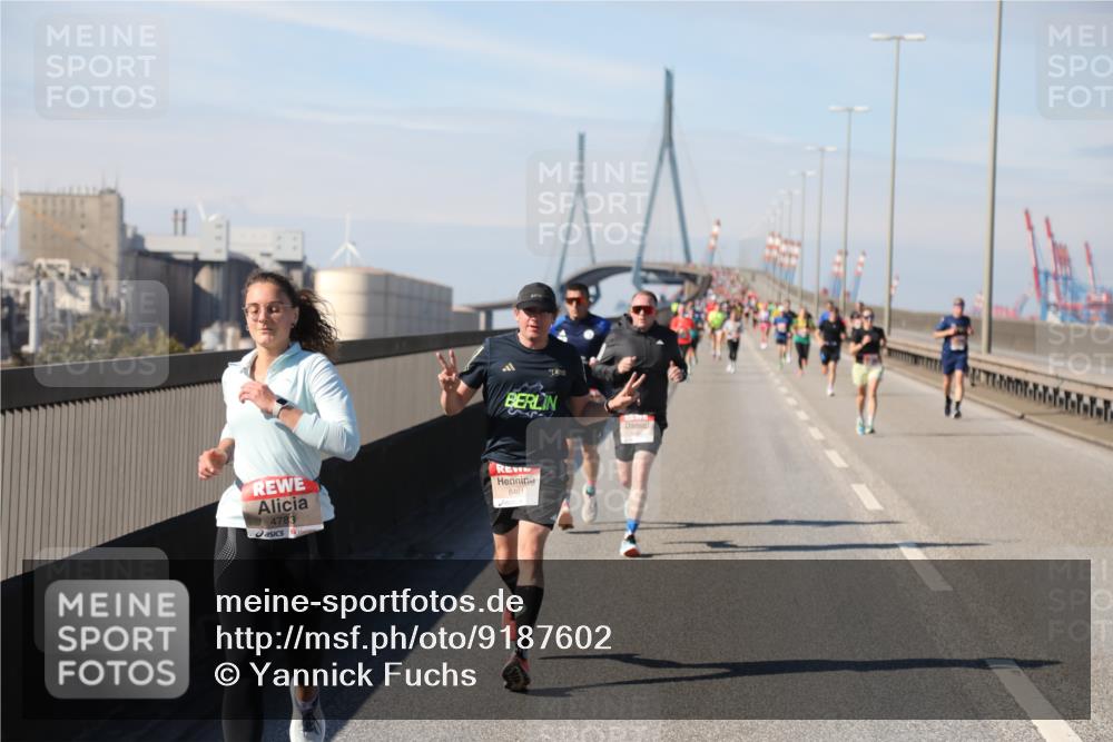 03.10.2025 - Köhlbrandbrückenlauf Yannick Fuchs http://msf.ph/oto/9187602 03.10.2025 11:46:11 Position 3 4783, 6461 meine-sportfotos.de