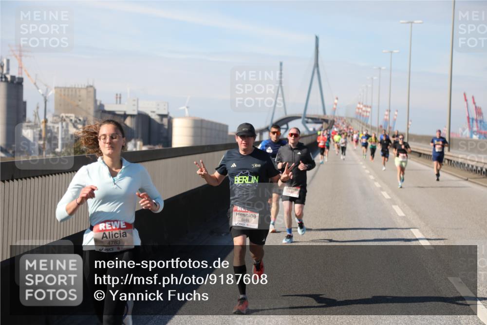 03.10.2025 - Köhlbrandbrückenlauf Yannick Fuchs http://msf.ph/oto/9187608 03.10.2025 11:46:12 Position 3 4783, 6461 meine-sportfotos.de