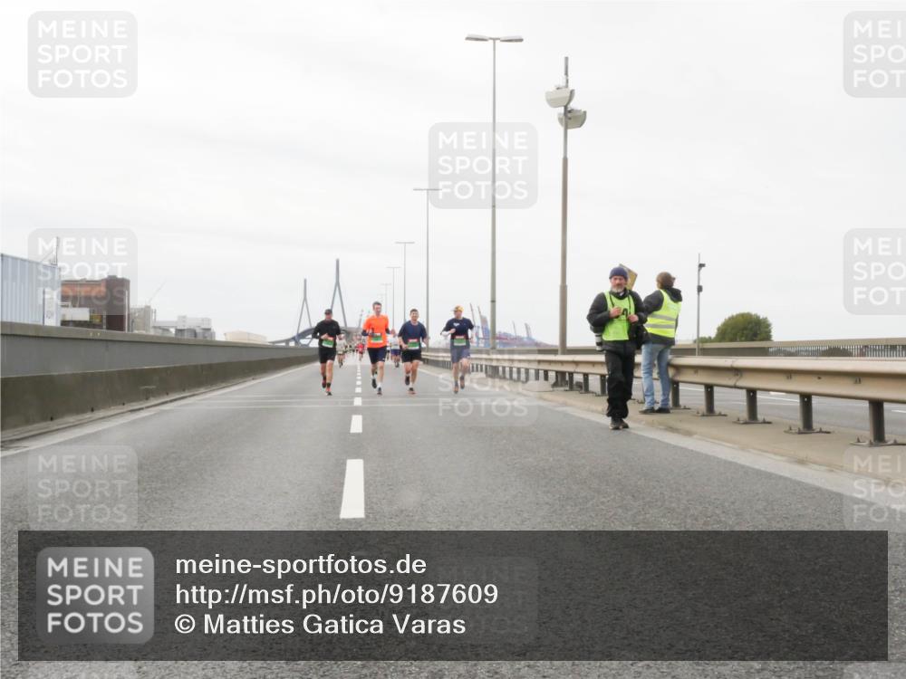 03.10.2025 - Köhlbrandbrückenlauf Matties Gatica Varas http://msf.ph/oto/9187609 03.10.2025 15:50:59 Position 3  meine-sportfotos.de