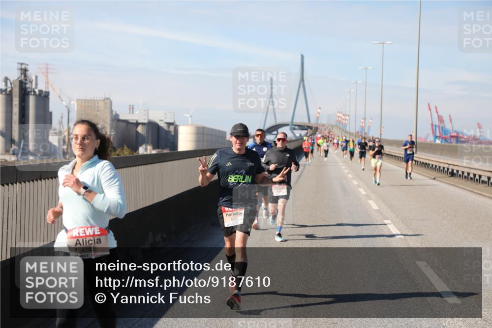 03.10.2025 - Köhlbrandbrückenlauf Yannick Fuchs http://msf.ph/oto/9187610 03.10.2025 11:46:12 Position 3 478, 6461 meine-sportfotos.de