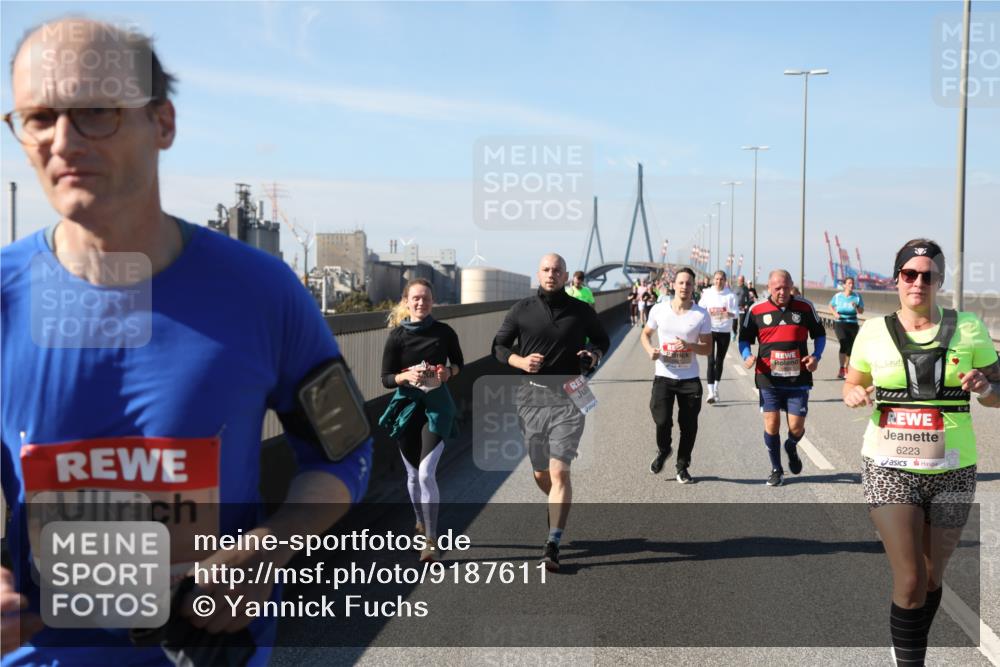03.10.2025 - Köhlbrandbrückenlauf Yannick Fuchs http://msf.ph/oto/9187611 03.10.2025 12:06:53 Position 3 4734, 6223 meine-sportfotos.de
