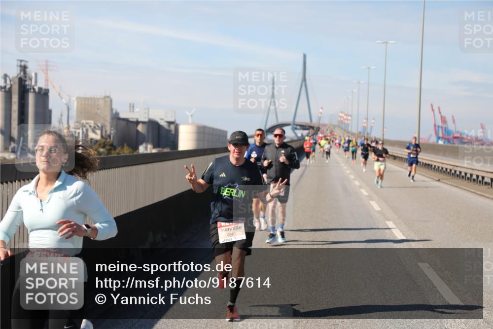 03.10.2025 - Köhlbrandbrückenlauf Yannick Fuchs http://msf.ph/oto/9187614 03.10.2025 11:46:12 Position 3 4783, 5, 6461 meine-sportfotos.de