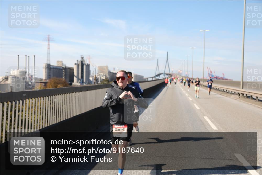 03.10.2025 - Köhlbrandbrückenlauf Yannick Fuchs http://msf.ph/oto/9187640 03.10.2025 11:46:15 Position 3 6032 meine-sportfotos.de