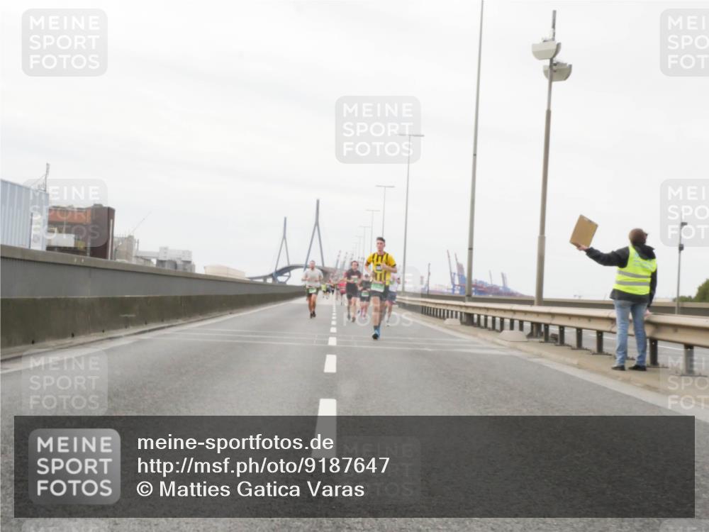 03.10.2025 - Köhlbrandbrückenlauf Matties Gatica Varas http://msf.ph/oto/9187647 03.10.2025 15:51:07 Position 3  meine-sportfotos.de
