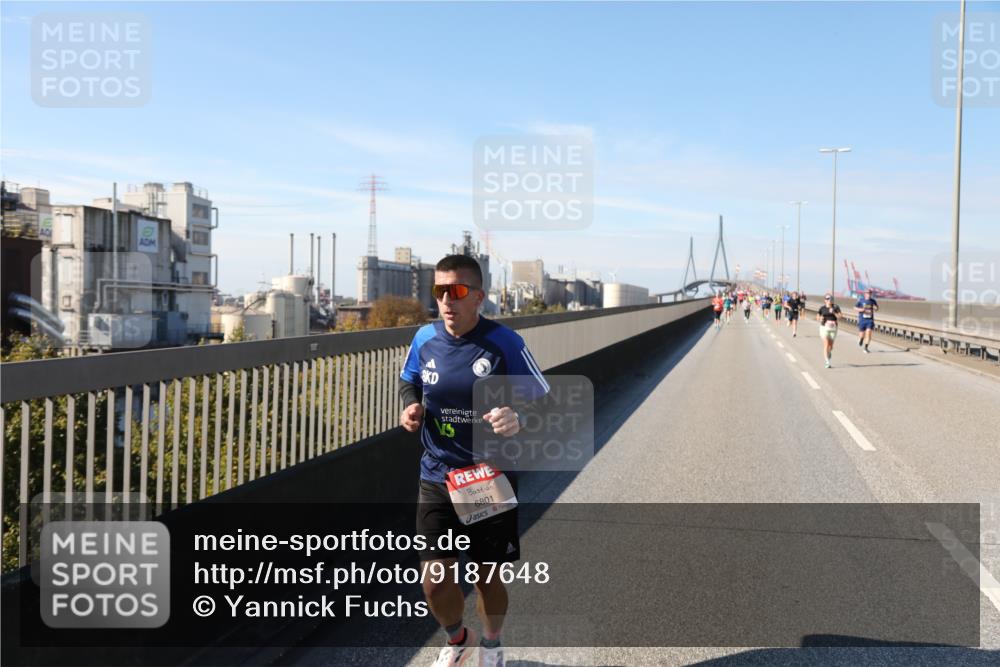 03.10.2025 - Köhlbrandbrückenlauf Yannick Fuchs http://msf.ph/oto/9187648 03.10.2025 11:46:16 Position 3 6801 meine-sportfotos.de