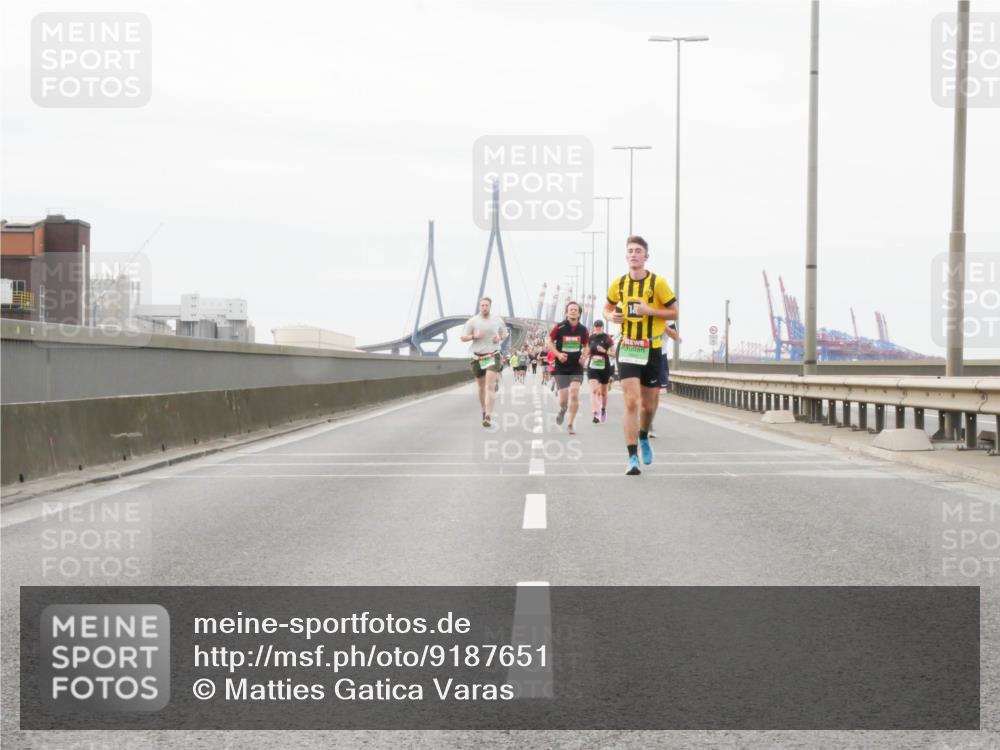 03.10.2025 - Köhlbrandbrückenlauf Matties Gatica Varas http://msf.ph/oto/9187651 03.10.2025 15:51:08 Position 3  meine-sportfotos.de