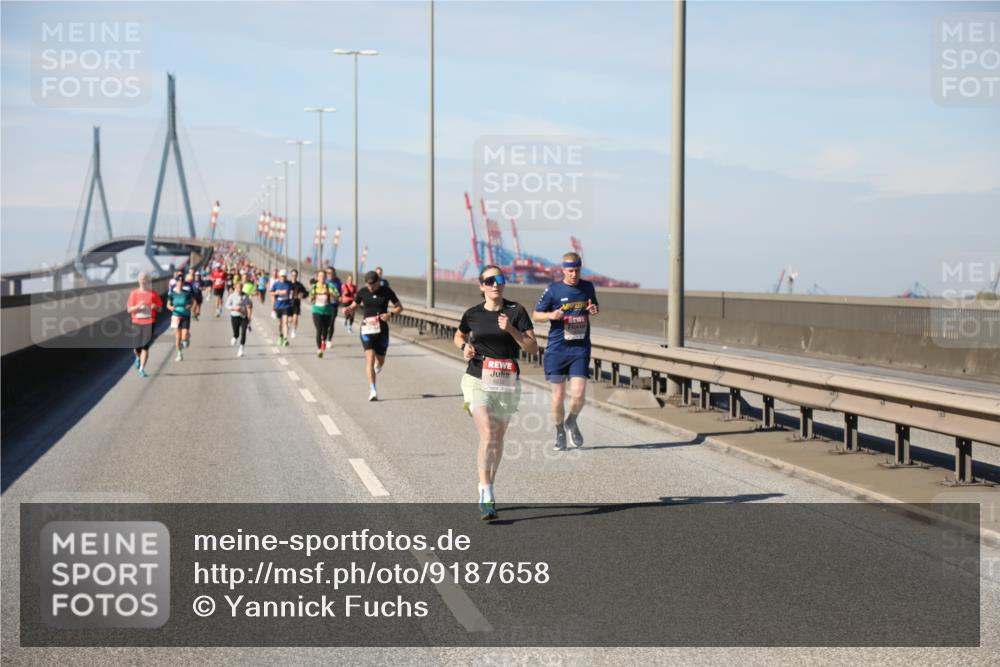 03.10.2025 - Köhlbrandbrückenlauf Yannick Fuchs http://msf.ph/oto/9187658 03.10.2025 11:46:18 Position 3  meine-sportfotos.de