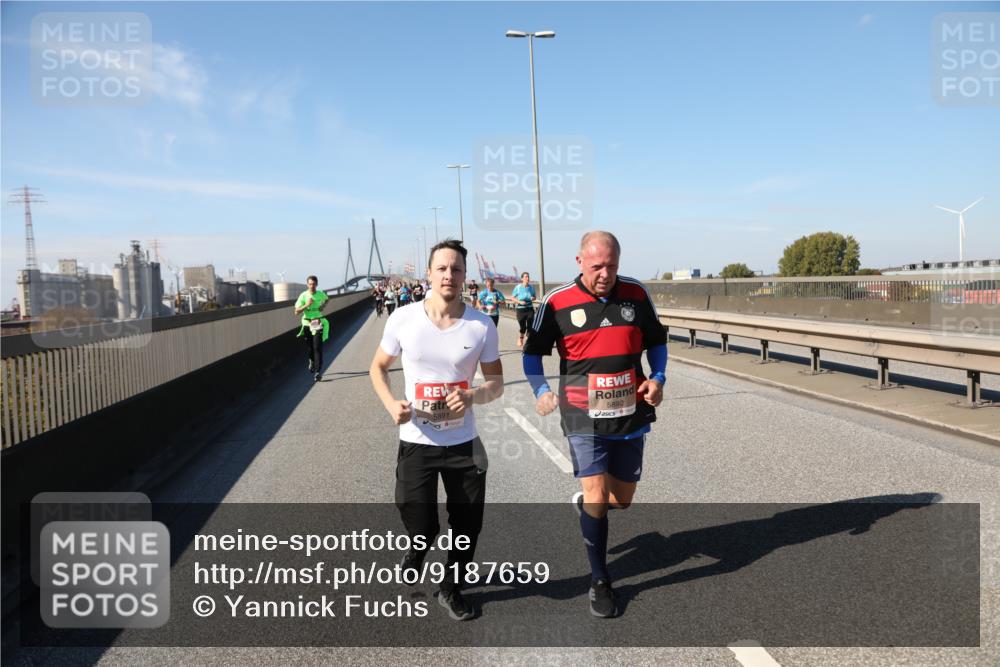 03.10.2025 - Köhlbrandbrückenlauf Yannick Fuchs http://msf.ph/oto/9187659 03.10.2025 12:06:56 Position 3 5891, 5892 meine-sportfotos.de