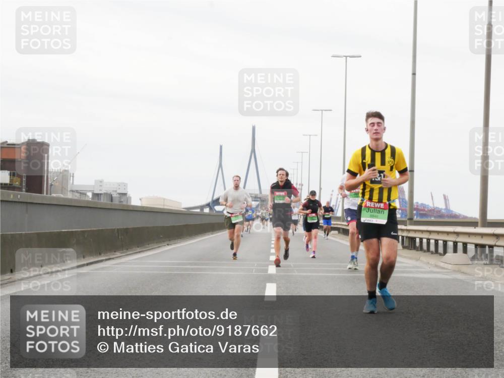 03.10.2025 - Köhlbrandbrückenlauf Matties Gatica Varas http://msf.ph/oto/9187662 03.10.2025 15:51:11 Position 3 8846 meine-sportfotos.de