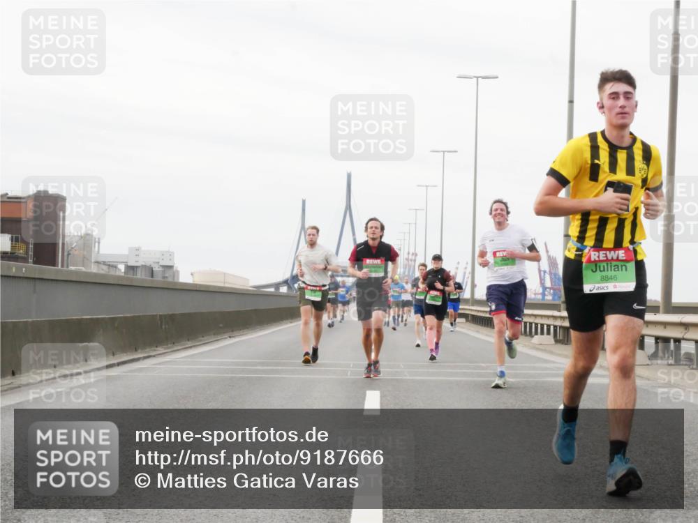 03.10.2025 - Köhlbrandbrückenlauf Matties Gatica Varas http://msf.ph/oto/9187666 03.10.2025 15:51:12 Position 3 8846 meine-sportfotos.de