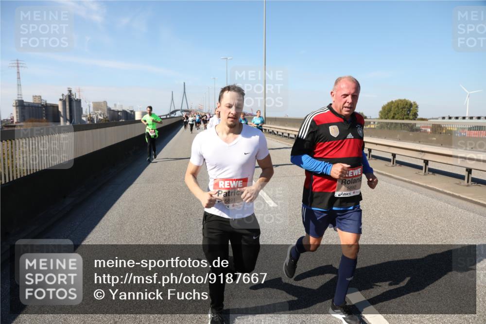 03.10.2025 - Köhlbrandbrückenlauf Yannick Fuchs http://msf.ph/oto/9187667 03.10.2025 12:06:56 Position 3 5891, 5892 meine-sportfotos.de