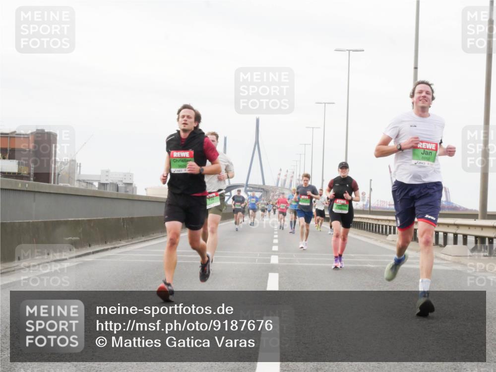 03.10.2025 - Köhlbrandbrückenlauf Matties Gatica Varas http://msf.ph/oto/9187676 03.10.2025 15:51:14 Position 3 8860 meine-sportfotos.de