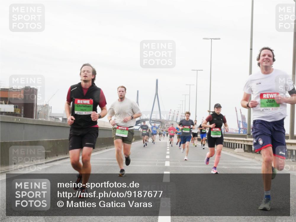 03.10.2025 - Köhlbrandbrückenlauf Matties Gatica Varas http://msf.ph/oto/9187677 03.10.2025 15:51:14 Position 3 9626, 8860 meine-sportfotos.de