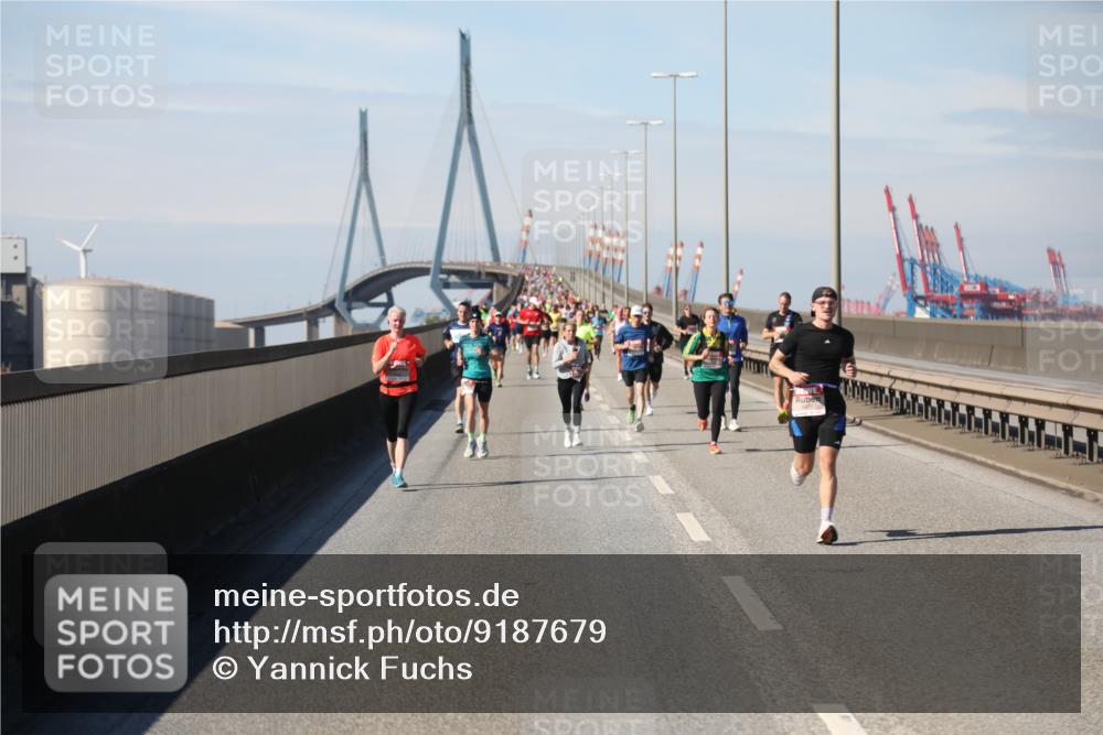 03.10.2025 - Köhlbrandbrückenlauf Yannick Fuchs http://msf.ph/oto/9187679 03.10.2025 11:46:19 Position 3  meine-sportfotos.de