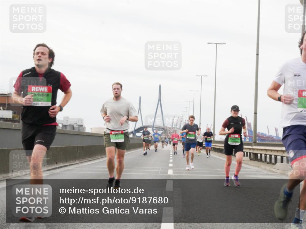 03.10.2025 - Köhlbrandbrückenlauf Matties Gatica Varas http://msf.ph/oto/9187680 03.10.2025 15:51:15 Position 3 9626, 7174 meine-sportfotos.de