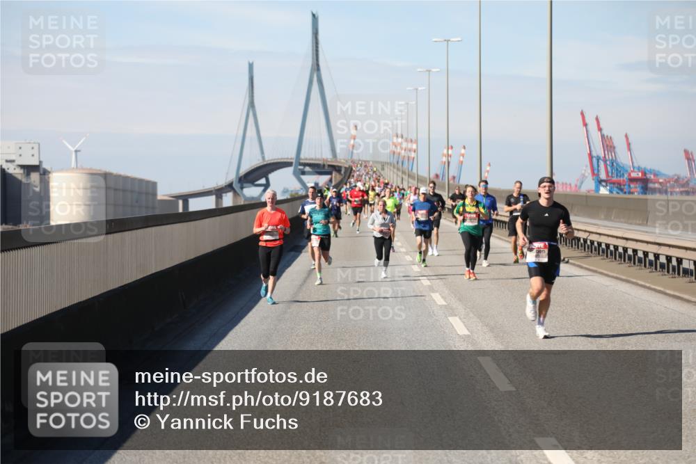 03.10.2025 - Köhlbrandbrückenlauf Yannick Fuchs http://msf.ph/oto/9187683 03.10.2025 11:46:20 Position 3  meine-sportfotos.de