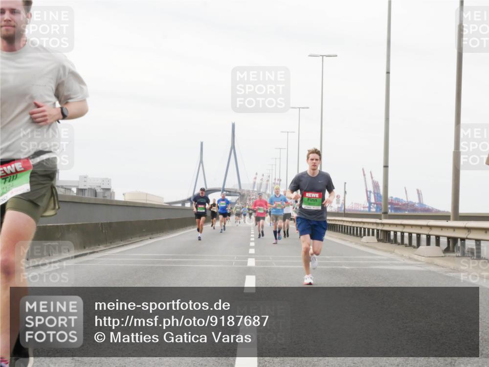03.10.2025 - Köhlbrandbrückenlauf Matties Gatica Varas http://msf.ph/oto/9187687 03.10.2025 15:51:17 Position 3 7174 meine-sportfotos.de
