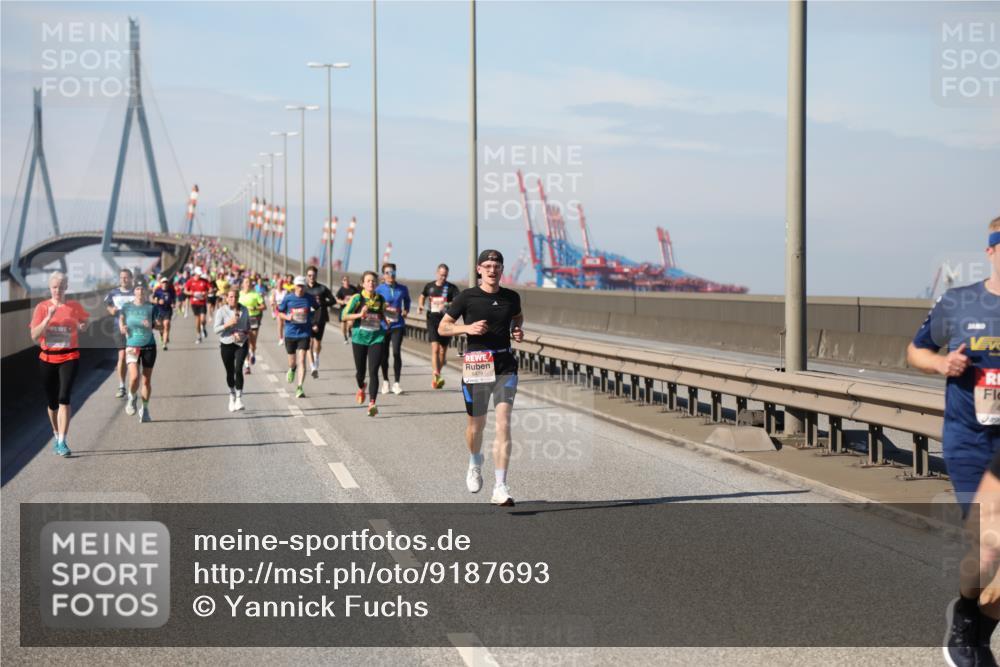 03.10.2025 - Köhlbrandbrückenlauf Yannick Fuchs http://msf.ph/oto/9187693 03.10.2025 11:46:20 Position 3 6479 meine-sportfotos.de