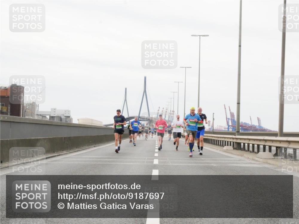 03.10.2025 - Köhlbrandbrückenlauf Matties Gatica Varas http://msf.ph/oto/9187697 03.10.2025 15:51:19 Position 3  meine-sportfotos.de