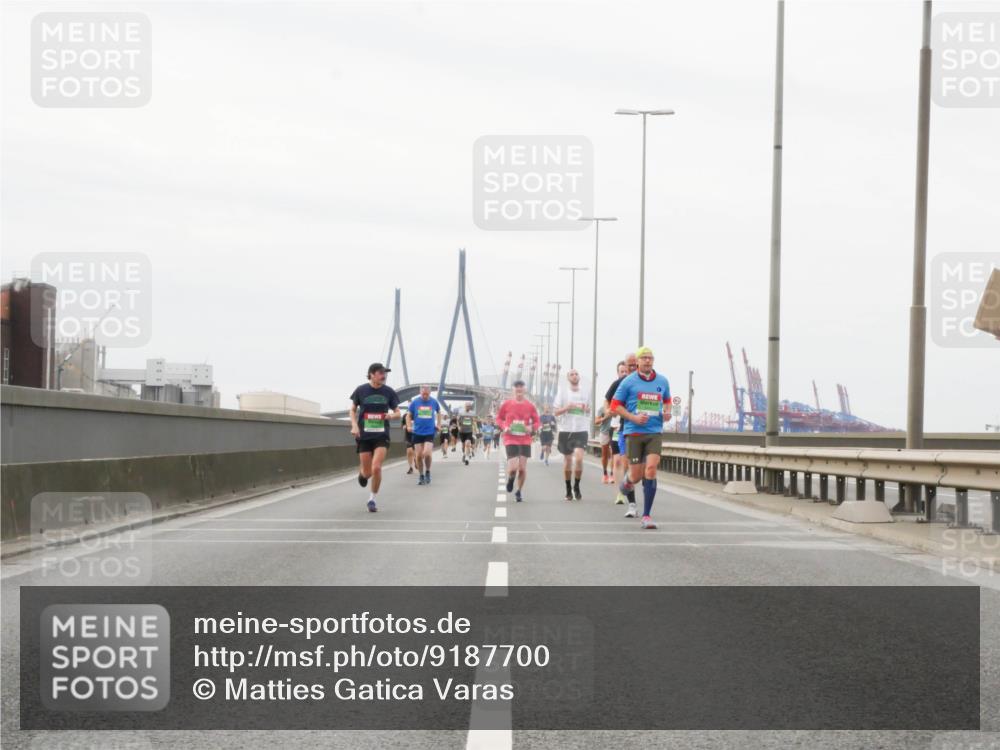 03.10.2025 - Köhlbrandbrückenlauf Matties Gatica Varas http://msf.ph/oto/9187700 03.10.2025 15:51:20 Position 3  meine-sportfotos.de