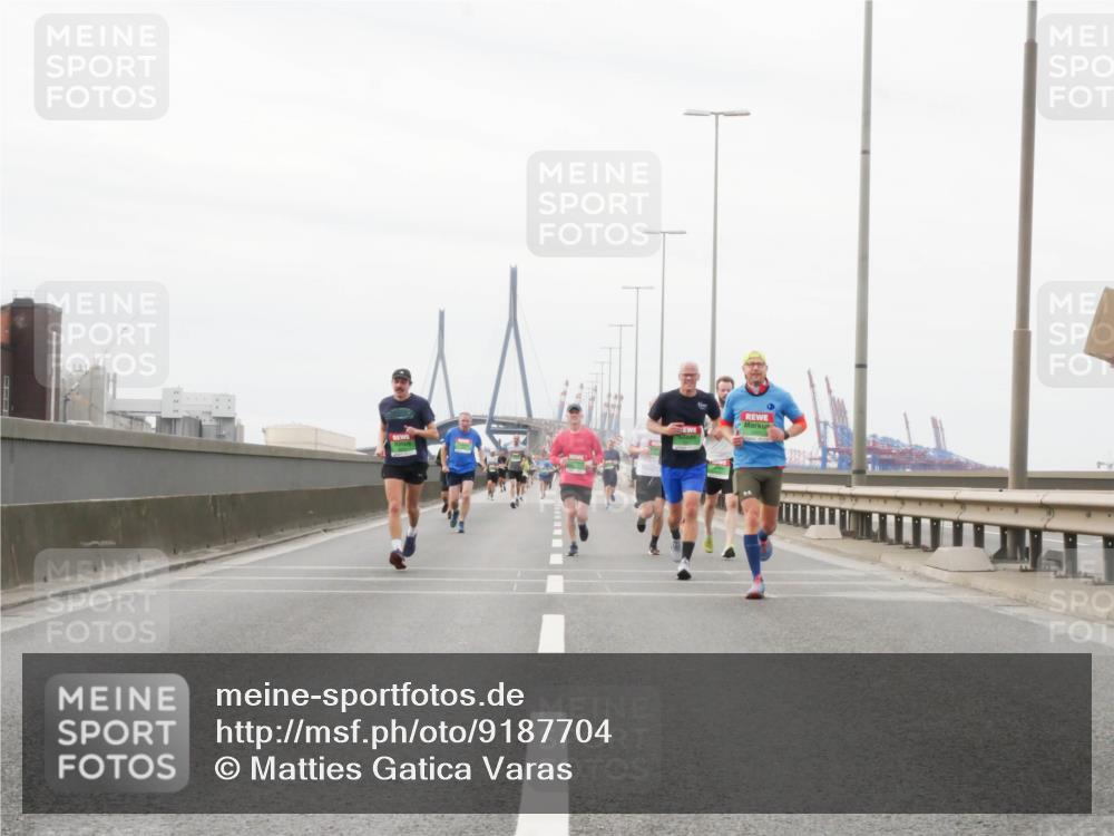 03.10.2025 - Köhlbrandbrückenlauf Matties Gatica Varas http://msf.ph/oto/9187704 03.10.2025 15:51:21 Position 3  meine-sportfotos.de
