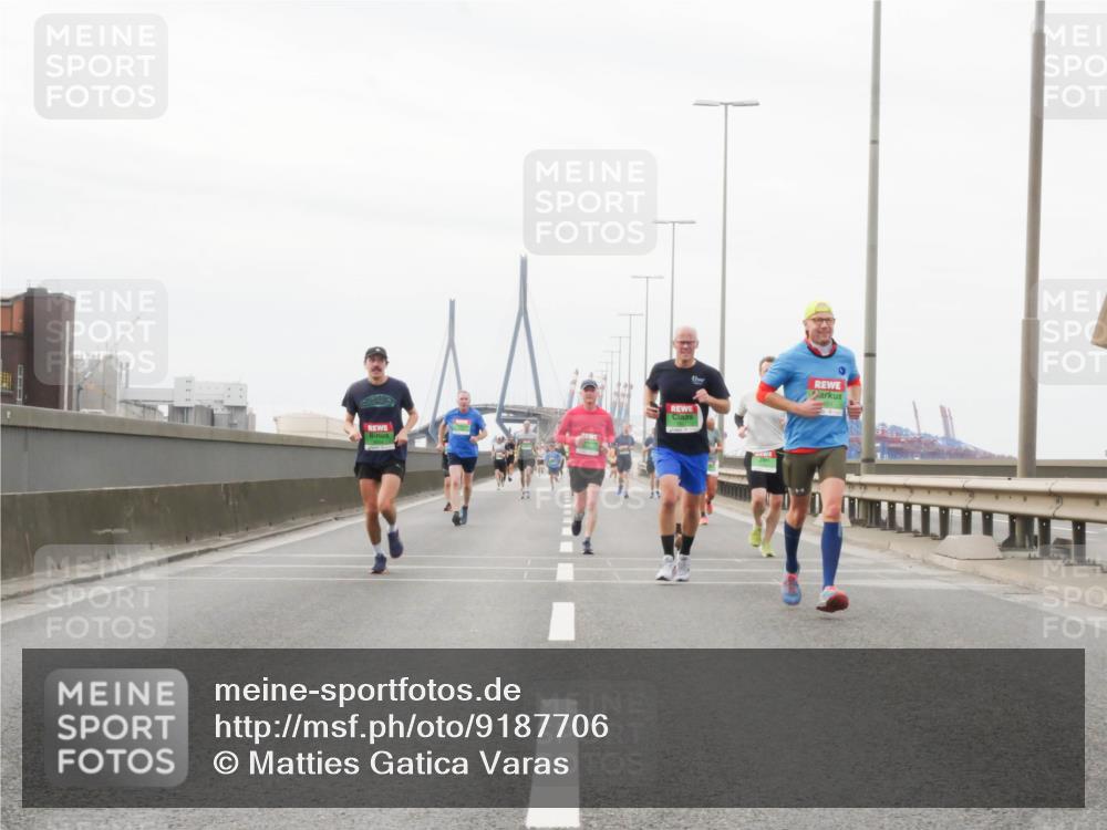 03.10.2025 - Köhlbrandbrückenlauf Matties Gatica Varas http://msf.ph/oto/9187706 03.10.2025 15:51:21 Position 3  meine-sportfotos.de