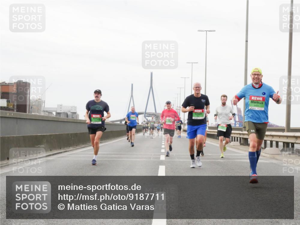 03.10.2025 - Köhlbrandbrückenlauf Matties Gatica Varas http://msf.ph/oto/9187711 03.10.2025 15:51:22 Position 3 9451 meine-sportfotos.de