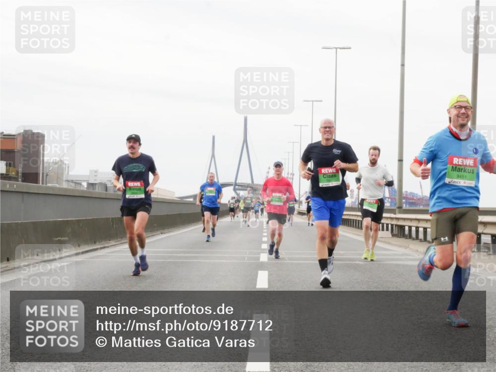 03.10.2025 - Köhlbrandbrückenlauf Matties Gatica Varas http://msf.ph/oto/9187712 03.10.2025 15:51:23 Position 3 7057, 9451 meine-sportfotos.de