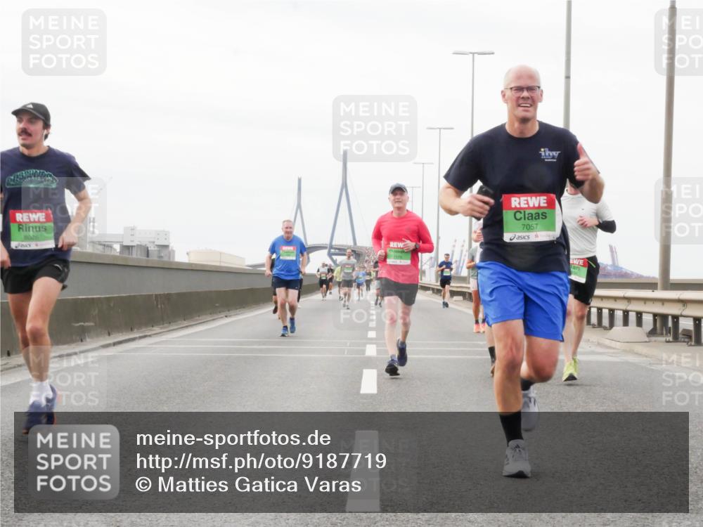 03.10.2025 - Köhlbrandbrückenlauf Matties Gatica Varas http://msf.ph/oto/9187719 03.10.2025 15:51:24 Position 3 8026, 7057 meine-sportfotos.de