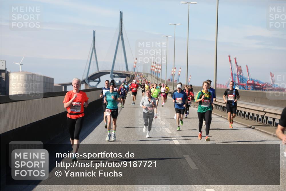 03.10.2025 - Köhlbrandbrückenlauf Yannick Fuchs http://msf.ph/oto/9187721 03.10.2025 11:46:23 Position 3  meine-sportfotos.de