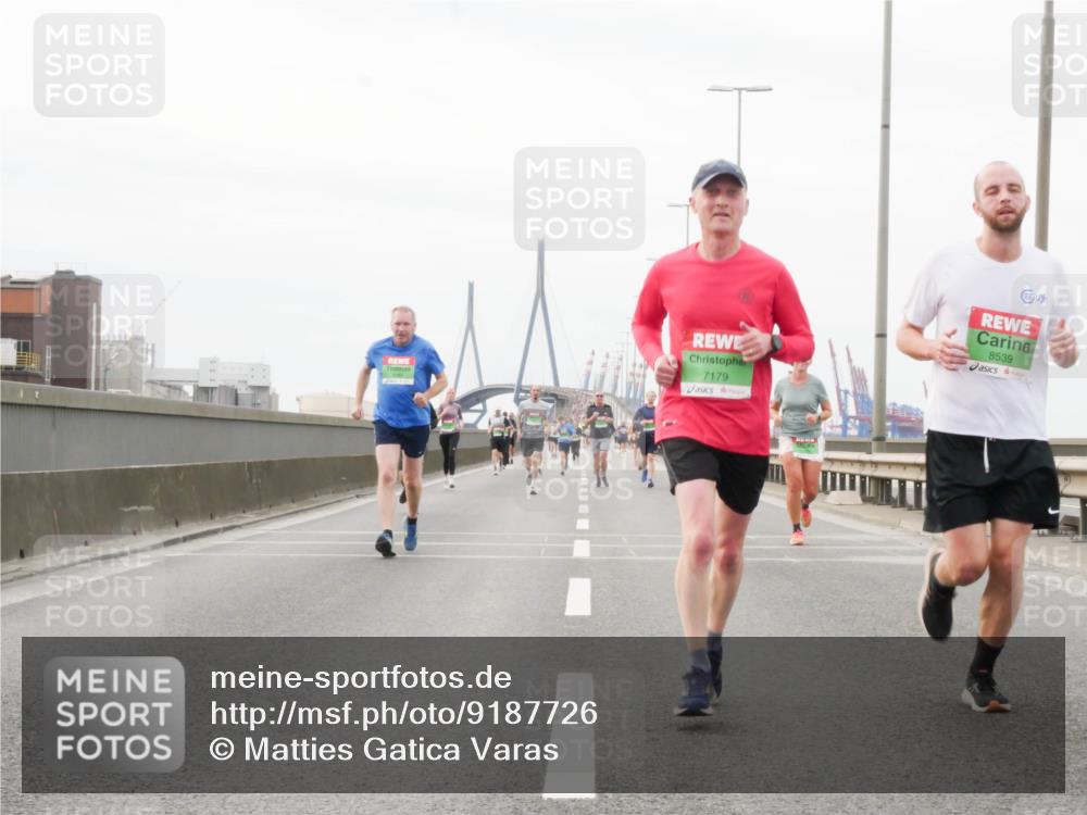 03.10.2025 - Köhlbrandbrückenlauf Matties Gatica Varas http://msf.ph/oto/9187726 03.10.2025 15:51:26 Position 3 7179, 8539 meine-sportfotos.de
