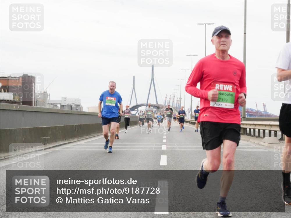 03.10.2025 - Köhlbrandbrückenlauf Matties Gatica Varas http://msf.ph/oto/9187728 03.10.2025 15:51:27 Position 3 7179 meine-sportfotos.de