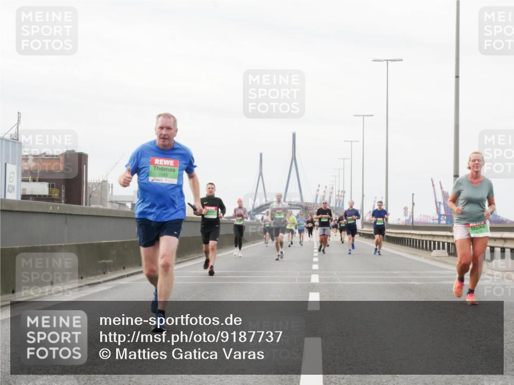 03.10.2025 - Köhlbrandbrückenlauf Matties Gatica Varas http://msf.ph/oto/9187737 03.10.2025 15:51:29 Position 3 7285 meine-sportfotos.de