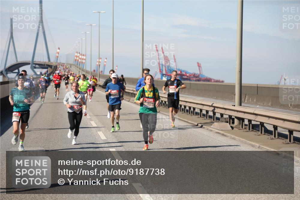 03.10.2025 - Köhlbrandbrückenlauf Yannick Fuchs http://msf.ph/oto/9187738 03.10.2025 11:46:24 Position 3 2025 meine-sportfotos.de