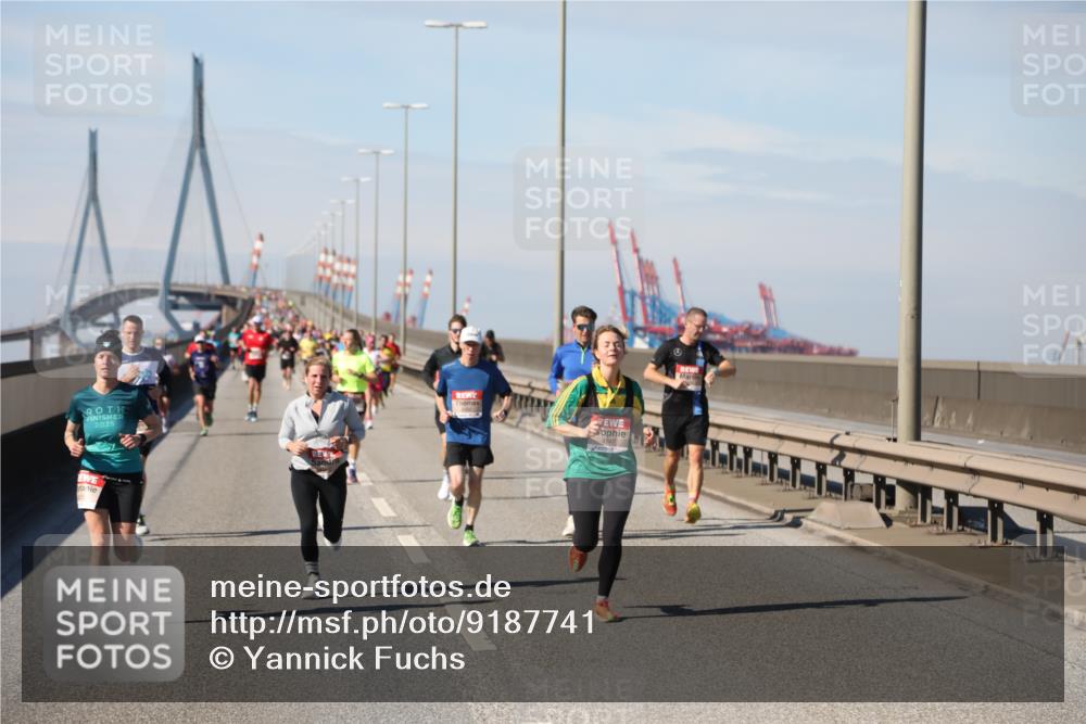 03.10.2025 - Köhlbrandbrückenlauf Yannick Fuchs http://msf.ph/oto/9187741 03.10.2025 11:46:25 Position 3 2025, 4747, 9 meine-sportfotos.de