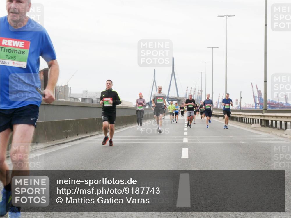 03.10.2025 - Köhlbrandbrückenlauf Matties Gatica Varas http://msf.ph/oto/9187743 03.10.2025 15:51:30 Position 3 7285 meine-sportfotos.de