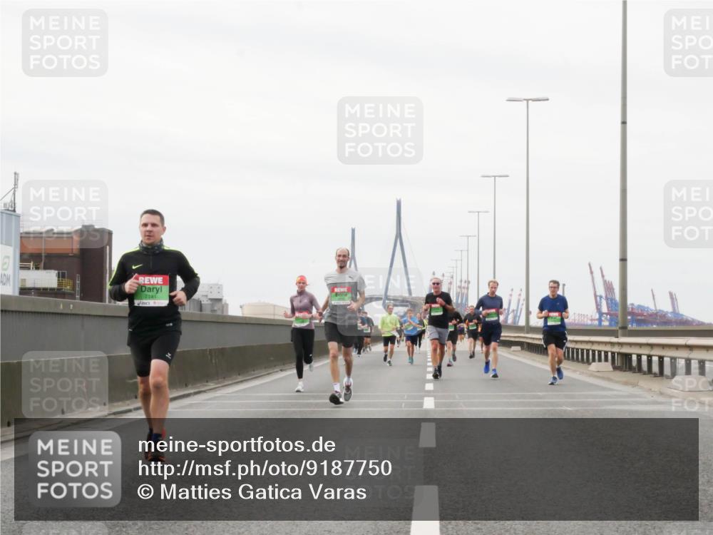 03.10.2025 - Köhlbrandbrückenlauf Matties Gatica Varas http://msf.ph/oto/9187750 03.10.2025 15:51:32 Position 3 7141 meine-sportfotos.de