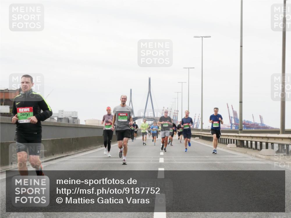 03.10.2025 - Köhlbrandbrückenlauf Matties Gatica Varas http://msf.ph/oto/9187752 03.10.2025 15:51:33 Position 3 7141 meine-sportfotos.de