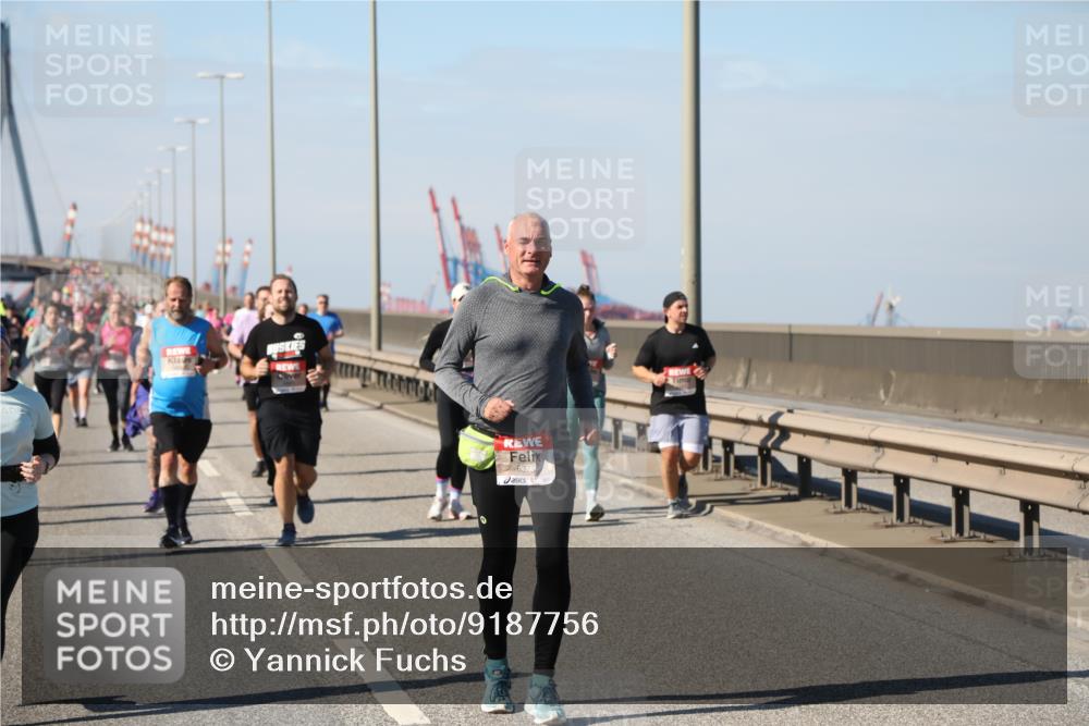 03.10.2025 - Köhlbrandbrückenlauf Yannick Fuchs http://msf.ph/oto/9187756 03.10.2025 12:07:03 Position 3 6375 meine-sportfotos.de