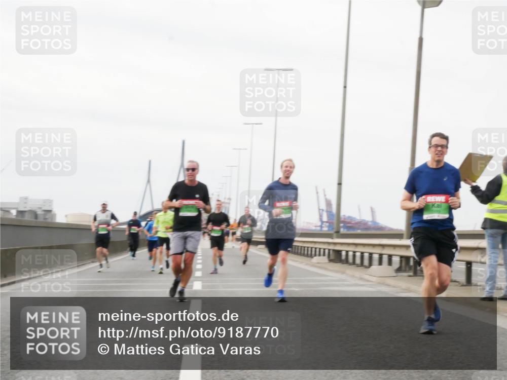 03.10.2025 - Köhlbrandbrückenlauf Matties Gatica Varas http://msf.ph/oto/9187770 03.10.2025 15:51:37 Position 3  meine-sportfotos.de