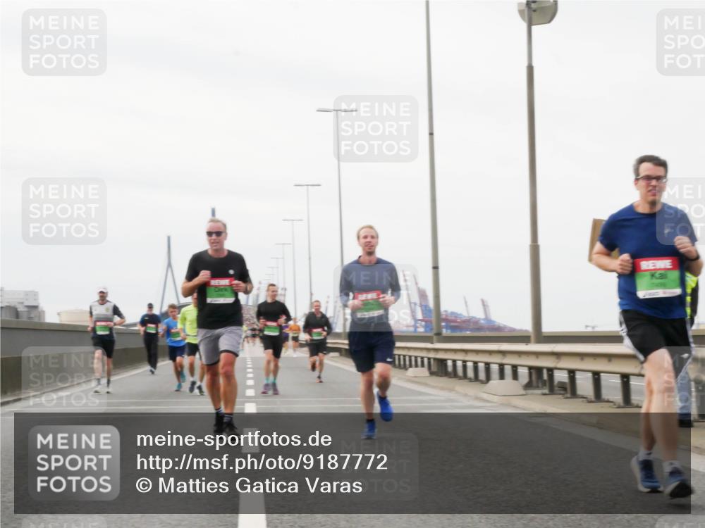 03.10.2025 - Köhlbrandbrückenlauf Matties Gatica Varas http://msf.ph/oto/9187772 03.10.2025 15:51:38 Position 3  meine-sportfotos.de